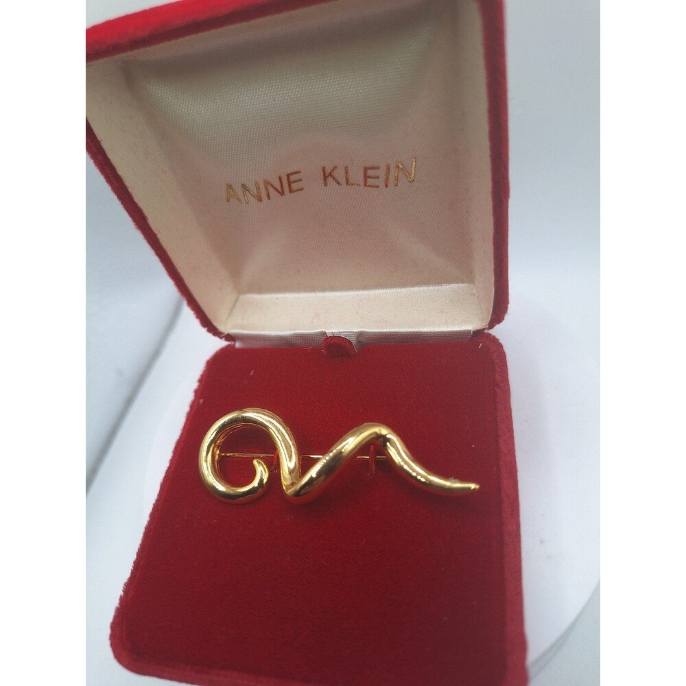 Anne Klein Gold-tone Swirly Q Brooch/Pin Vintage, New in Box - Picture 2 of 4